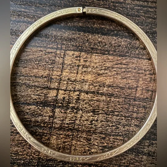 Victorian tested 9k solid gold baby bangle bracelet antique floral engraved - Picture 5 of 10